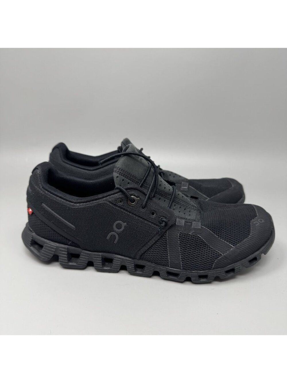 ON Cloud Swiss Engineering Women Walking Running Sneaker Size 8